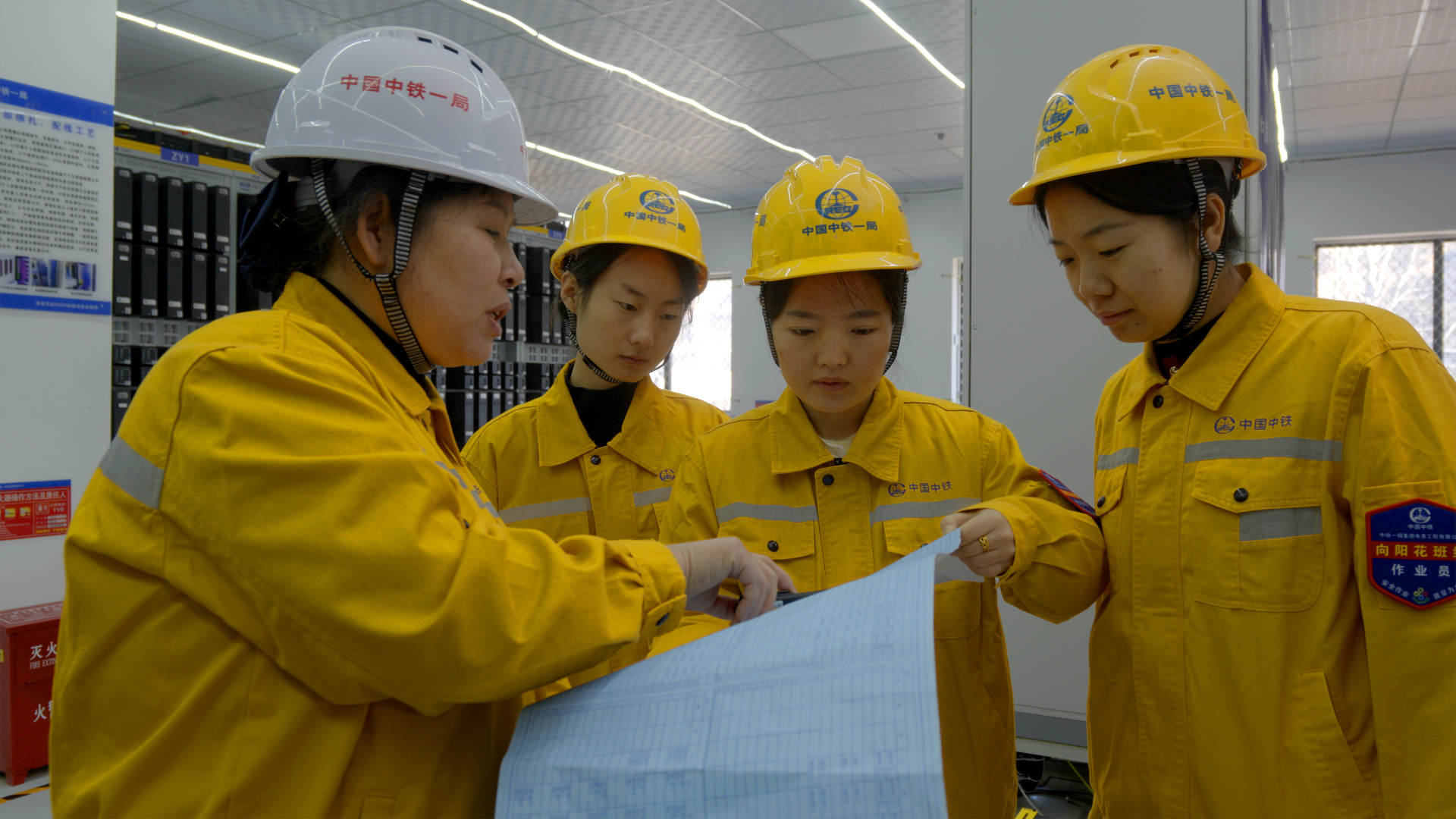 丝路新枢纽上的青春答卷——陕西铁路工程职业技术学院学子建功西安东站纪实