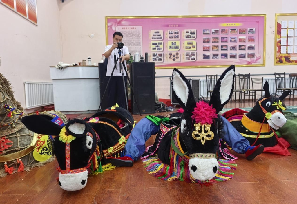 西安戏剧学院非遗学子探讨数智技术赋能国家级非遗“靖边跑驴”创新与传承