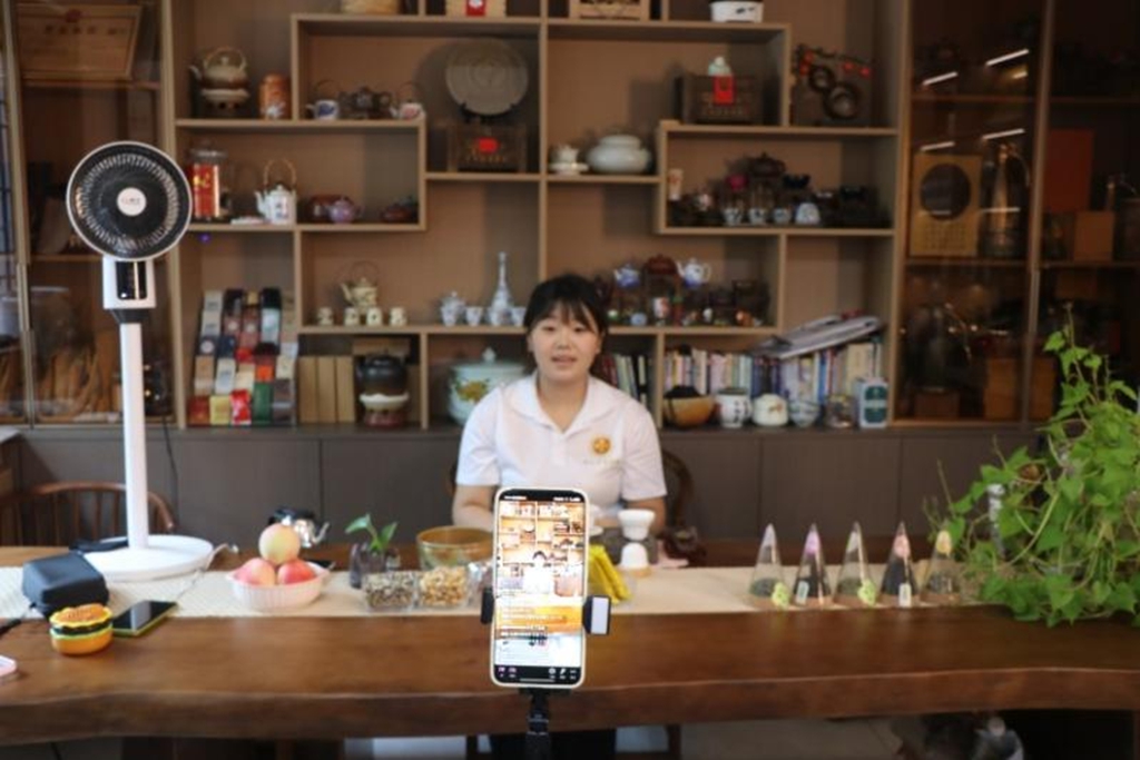 陕财职院茯韵乡传非遗活化实践团赴陕西秦商茶文化推广有限公司调研学习