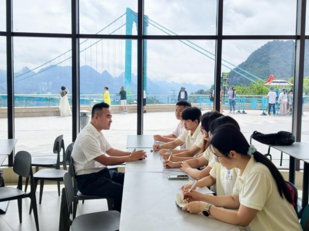 长安大学“循红砺志·通桥黔行”团队赴贵州社会实践纪实