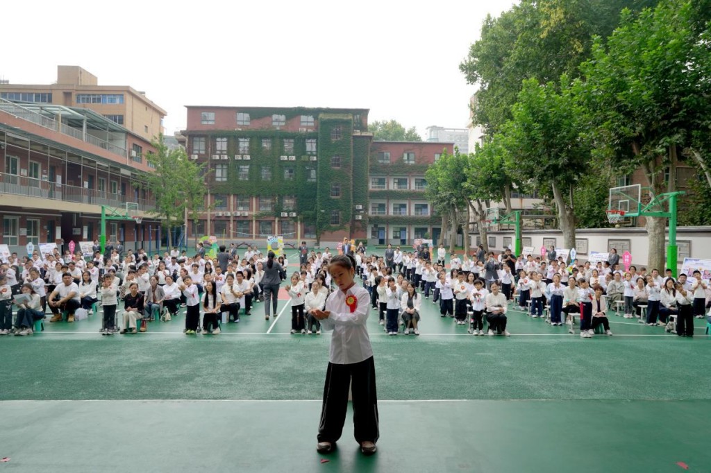 朱砂启智润童心 红色铸魂育新人 西安工业大学附属小学一年级新生入学礼仪式感拉满