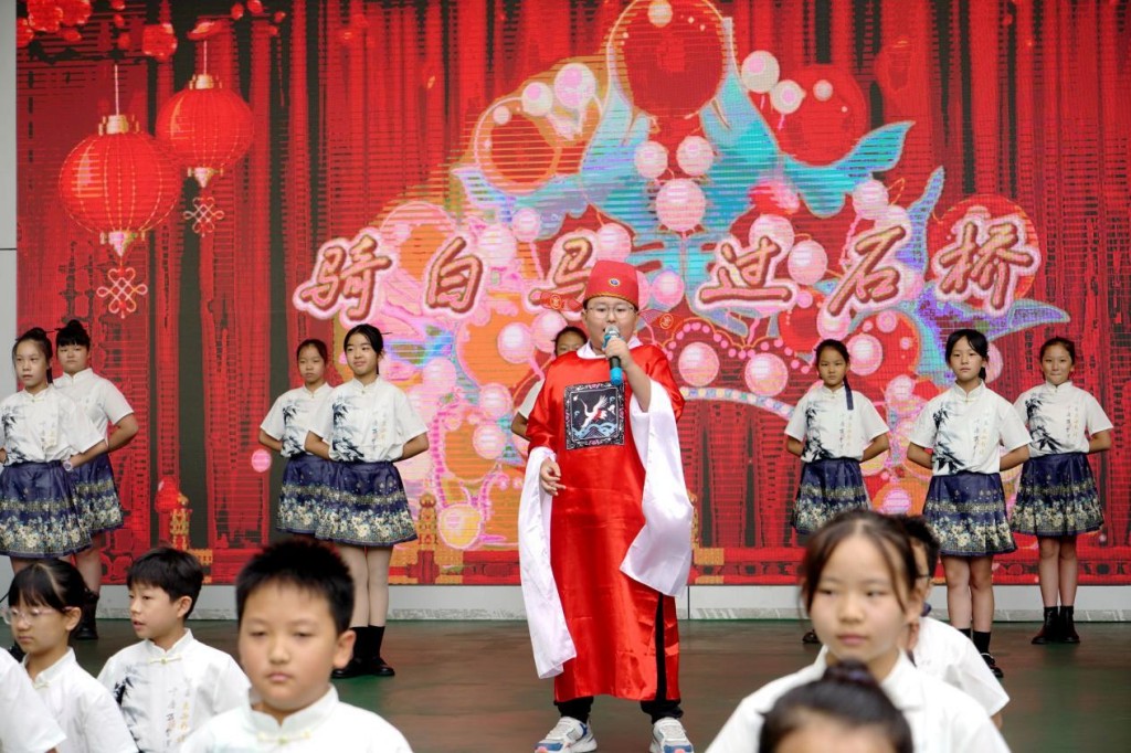 朱砂启智润童心 红色铸魂育新人 西安工业大学附属小学一年级新生入学礼仪式感拉满