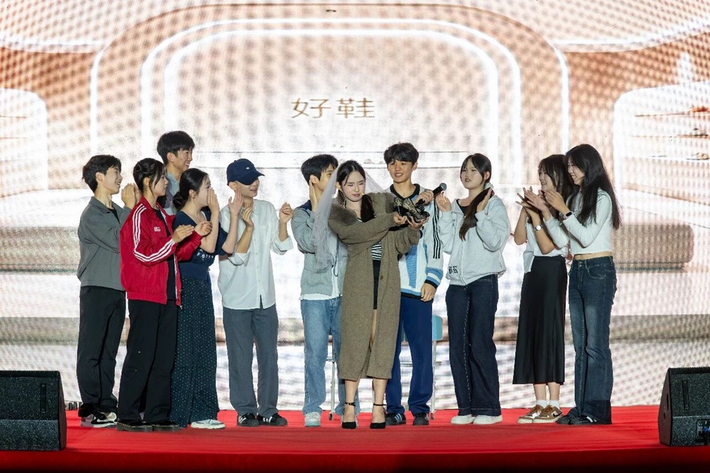 震撼来袭！西安现代综合职业高中2026级迎新晚会“封神”！