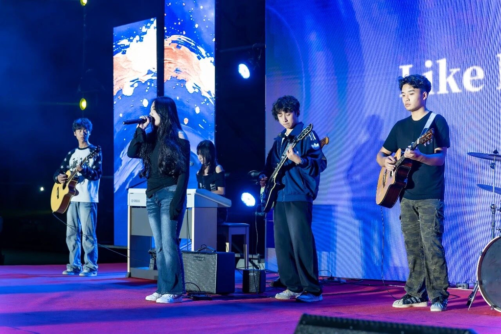 震撼来袭！西安现代综合职业高中2026级迎新晚会“封神”！