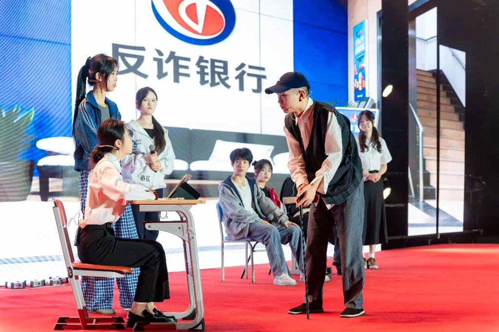震撼来袭！西安现代综合职业高中2026级迎新晚会“封神”！